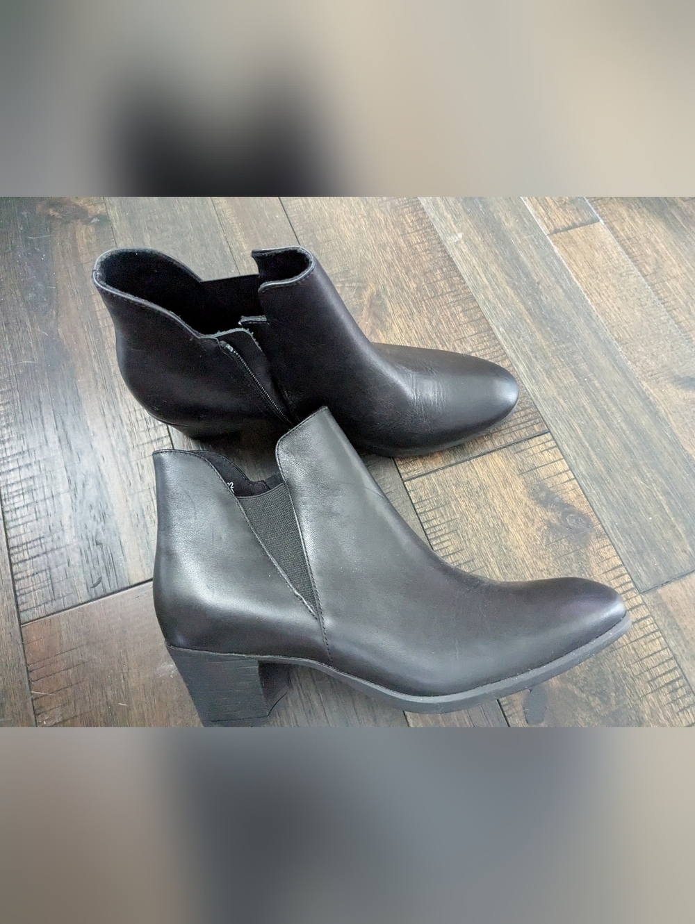 Munro Black Leather Ankle Boots with Low Block Heel and Elastic Side Panels